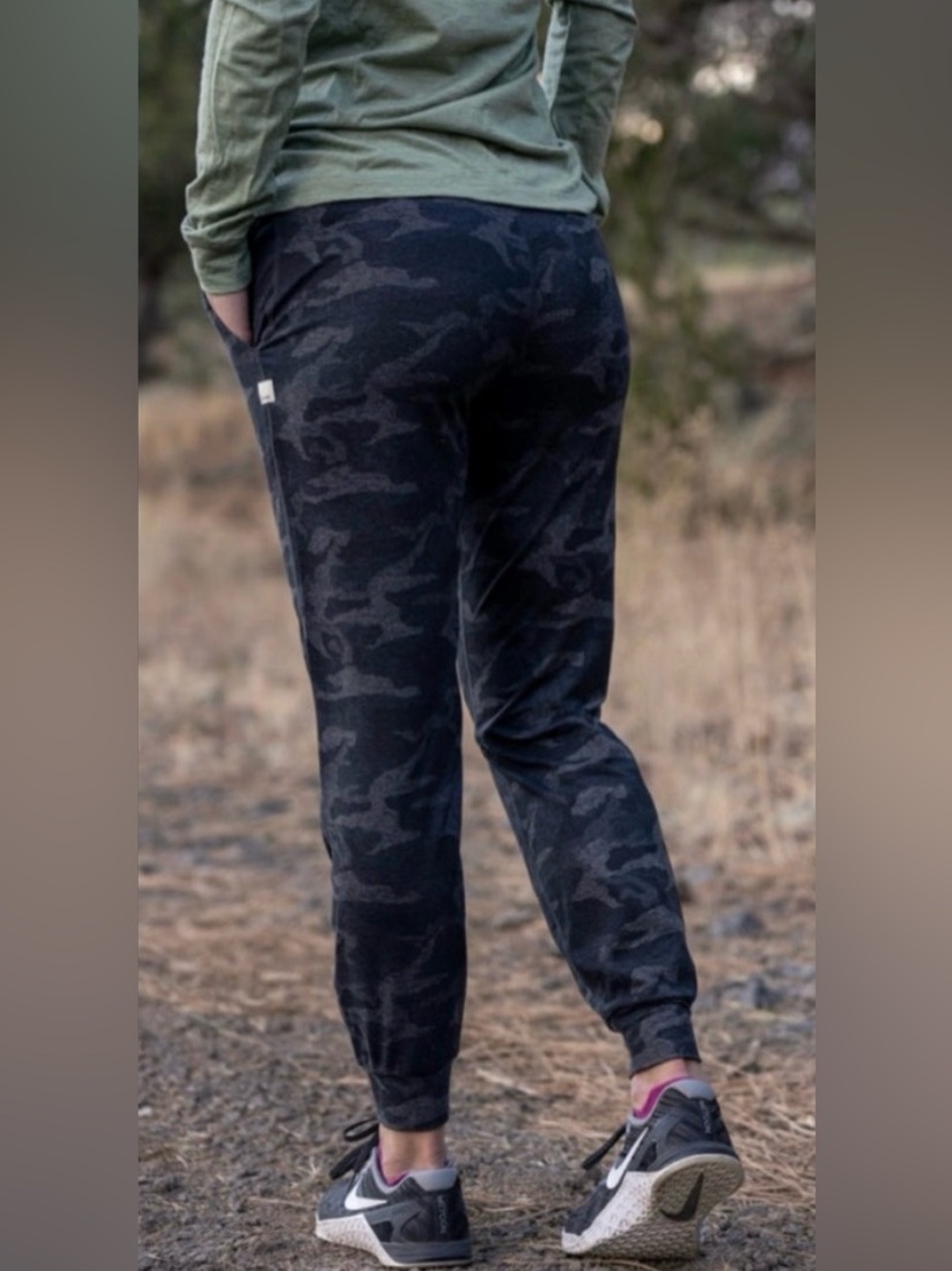 🌺Like new performance joggers Large 🌺
